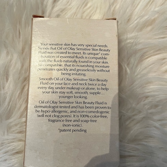 Vintage Olay Oil Of Olay Original Beauty Fluid Lotion 4 oz. Glass Bottle New Box - Picture 2 of 5
